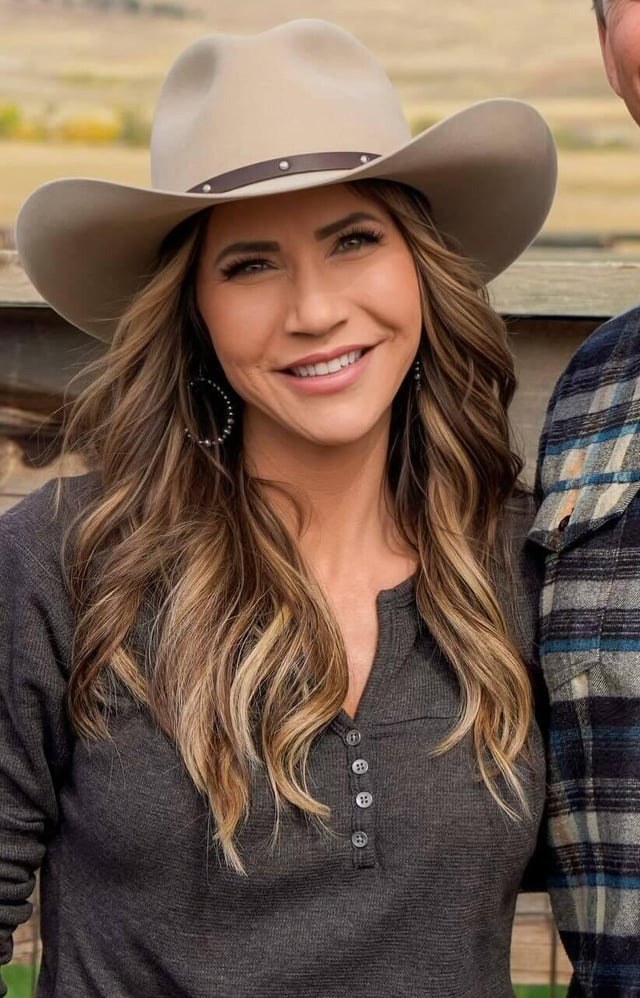 Kristi Noem, 53, Leaves N0thing T0 lmagination—PR00F ln Picture